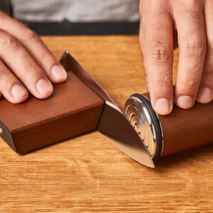 Roulez GROTOX™ le long de la lame